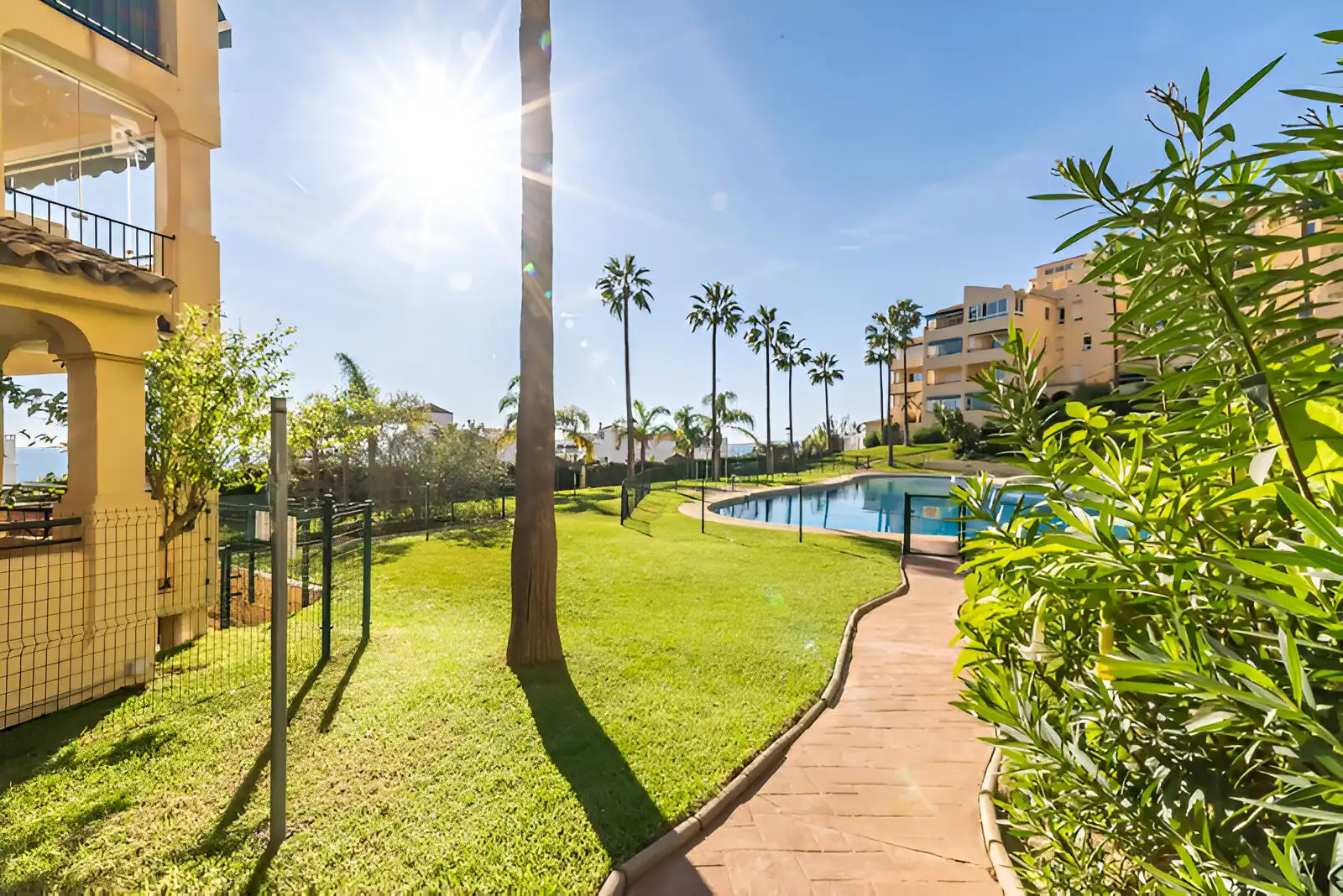 Jardín de Planta baja en venta en Benalmádena con Aire acondicionado, Terraza y Piscina