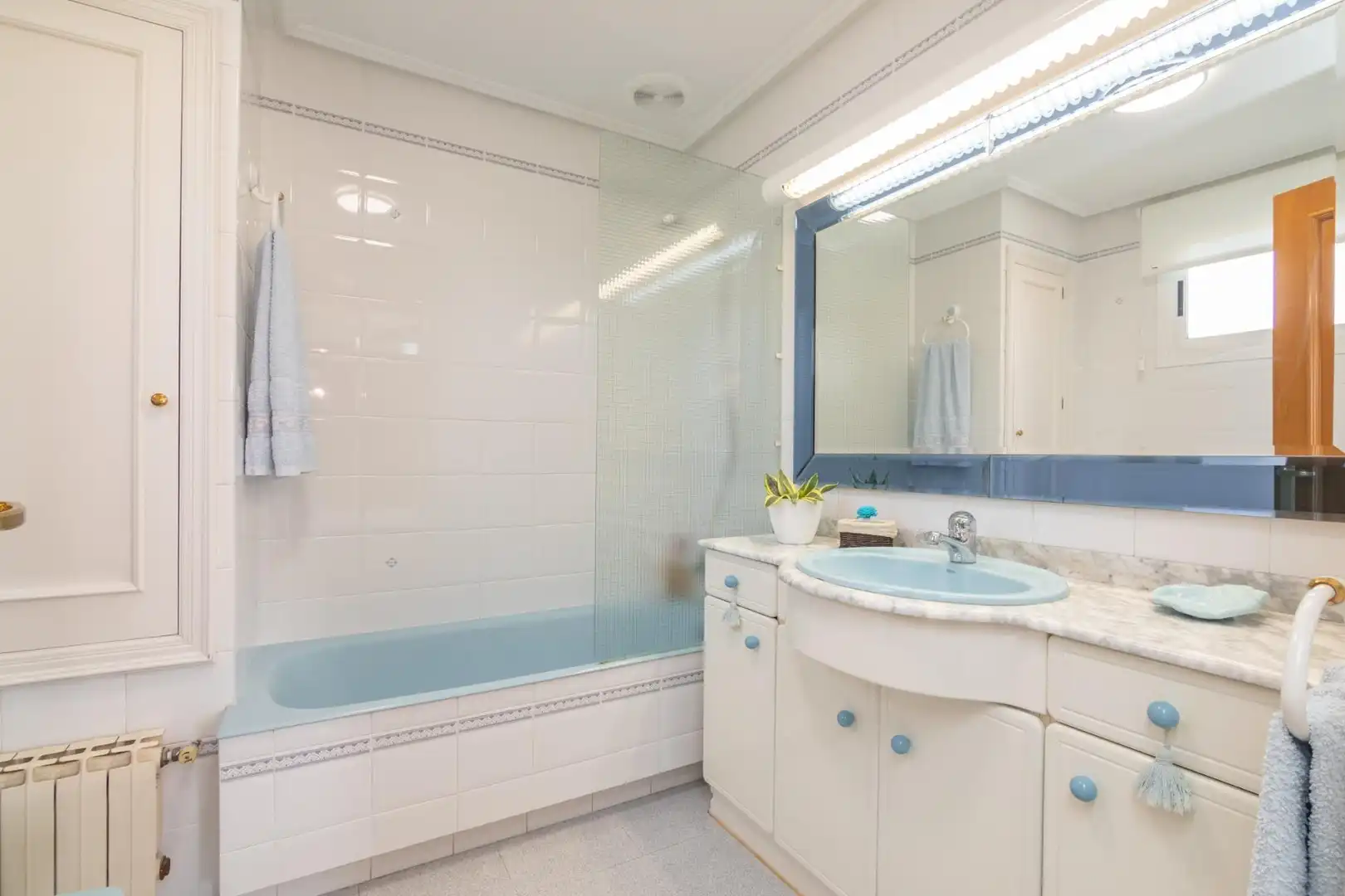 Baño de Casa o chalet en venta en Elche / Elx con Jardín privado, Terraza y Piscina