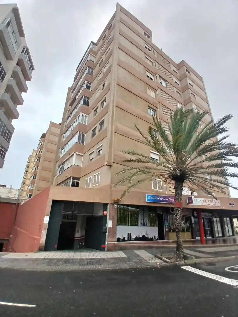 Vista exterior de Garaje en venta en Las Palmas de Gran Canaria