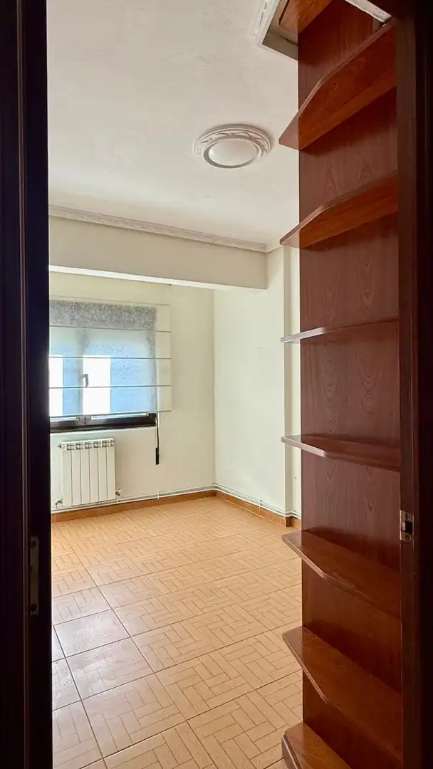 Schlafzimmer von Wohnung zur Miete in Avilés mit Heizung und Möbliert
