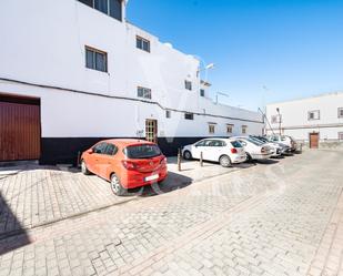 Vista exterior de Casa o xalet en venda en Las Palmas de Gran Canaria amb Terrassa, Traster i Moblat