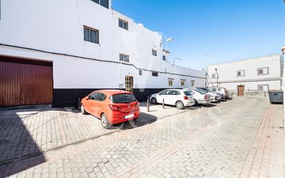 Vista exterior de Casa o xalet en venda en Las Palmas de Gran Canaria amb Terrassa, Traster i Moblat