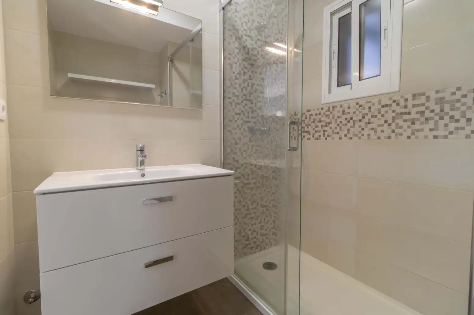 Bathroom of Flat for sale in Sevilla  with Terrace