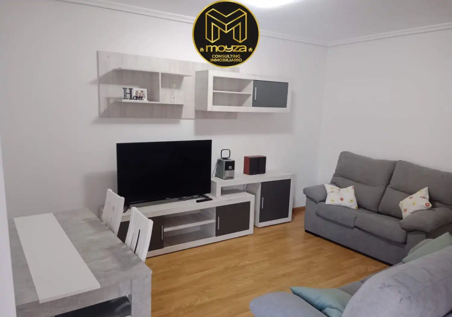 Living room of Flat for rent in Mancha Real  with Air Conditioner, Heating and Parquet flooring