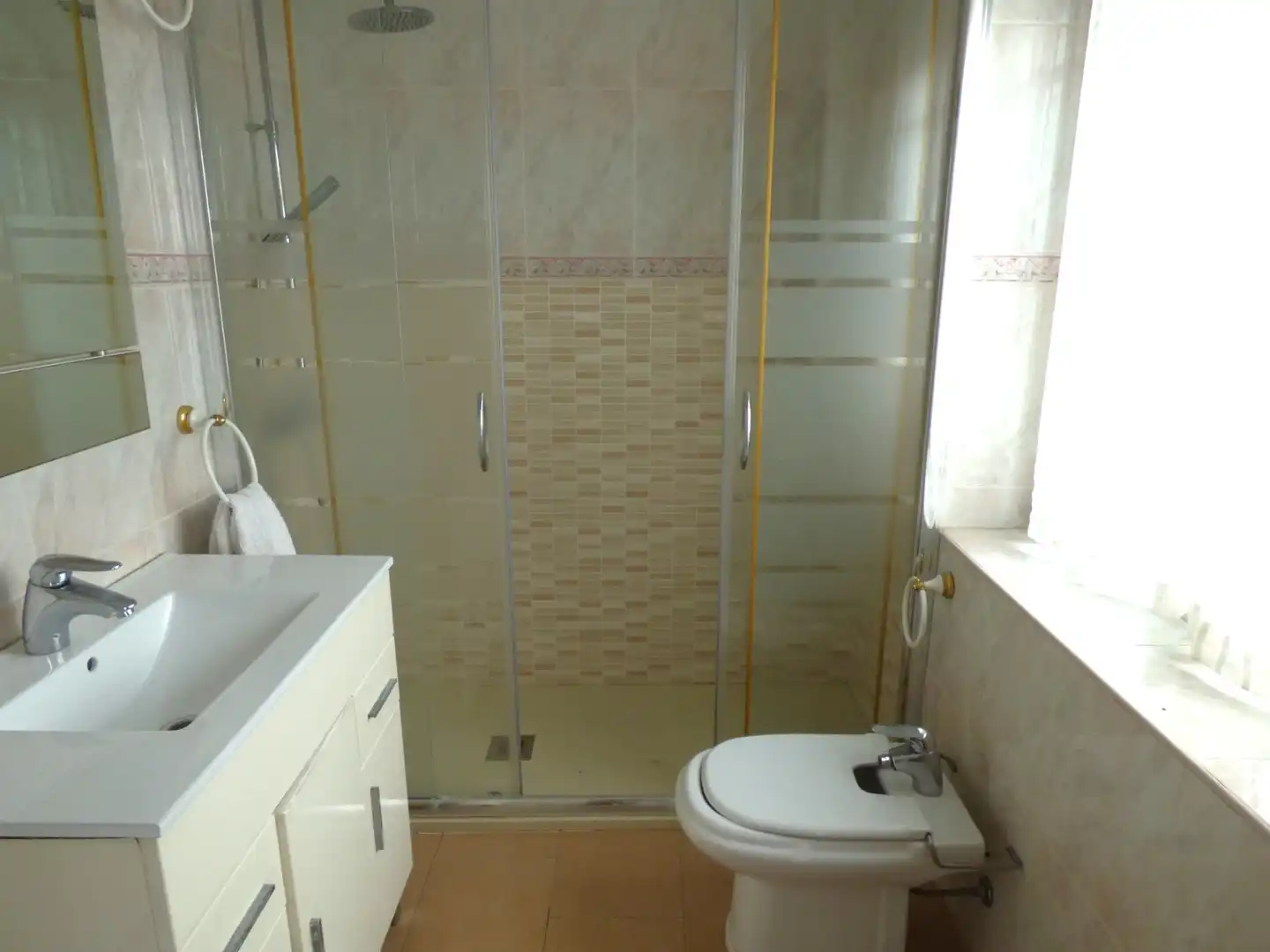 Bathroom of Flat for sale in Cádiz  with Terrace and Balcony