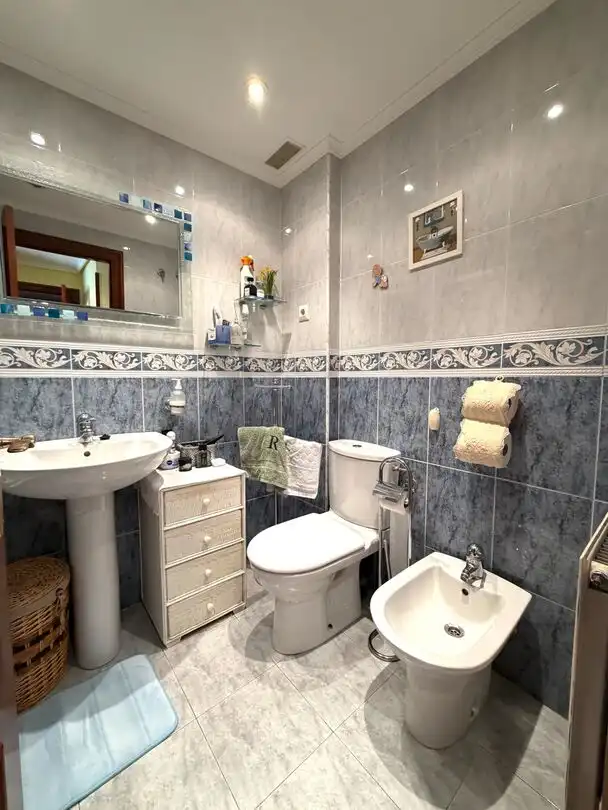 Baño de Piso en venta en Sopela con Calefacción y Trastero