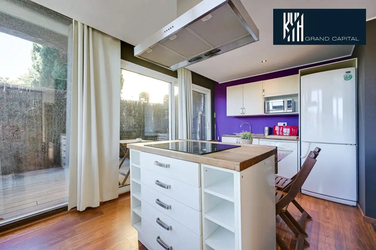 Detached house with pool for sale in Carrer Carrer Alexandria, imagen 11