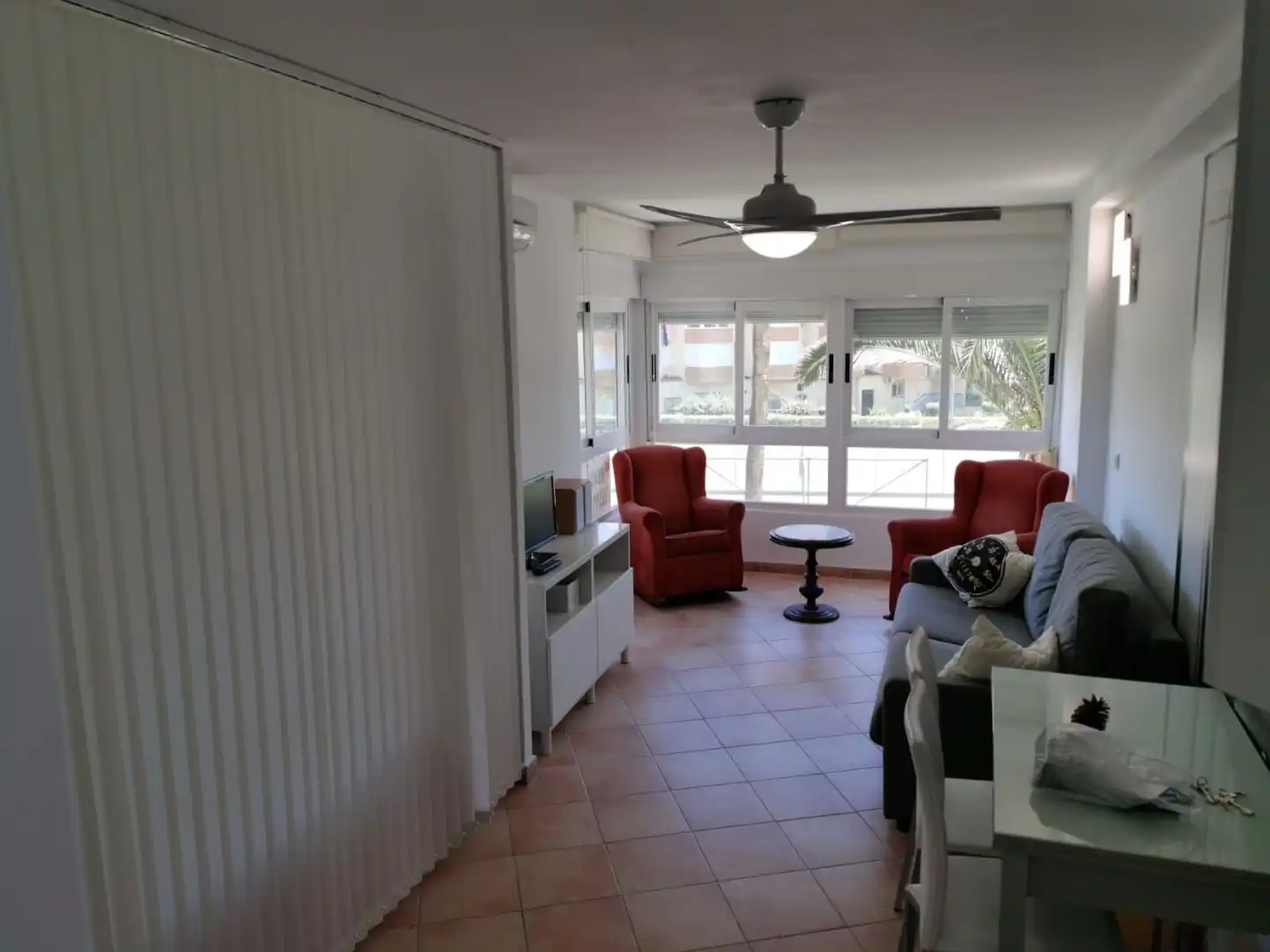 Sala d'estar de Apartament en venda en Algarrobo amb Moblat