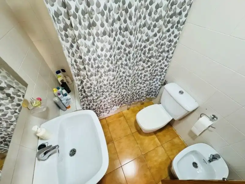 Bany de Apartament en venda en Torrevieja amb Aire condicionat, Moblat i Piscina comunitària