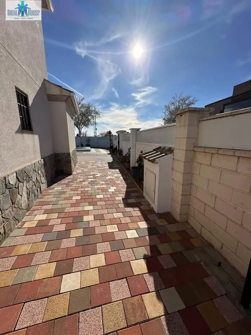 Terrassa de Casa o xalet en venda en Albacete amb Aire condicionat, Jardí privat i Parquet