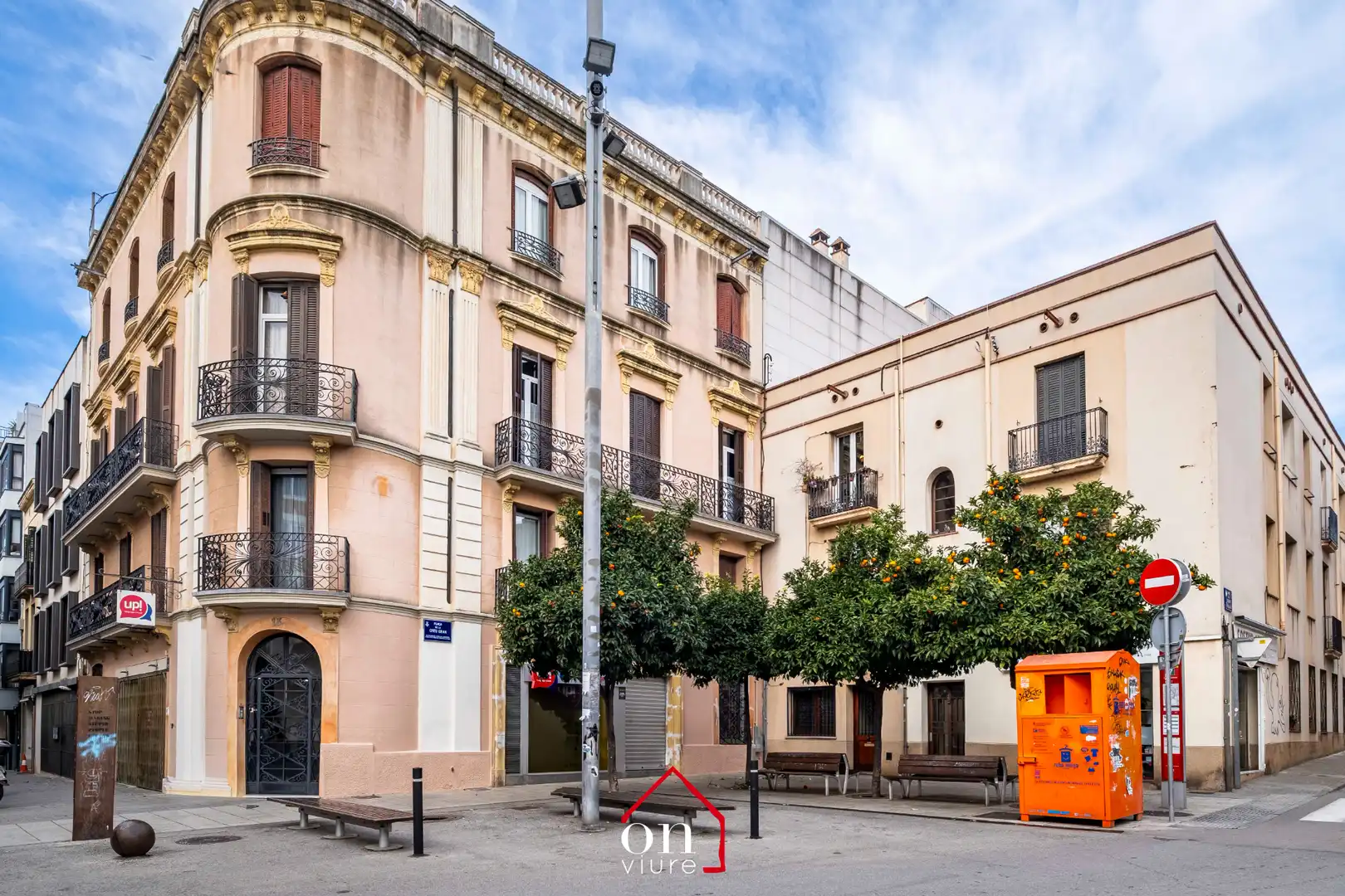 Vista exterior de Piso en venta en Terrassa con Calefacción, Horno y Internet