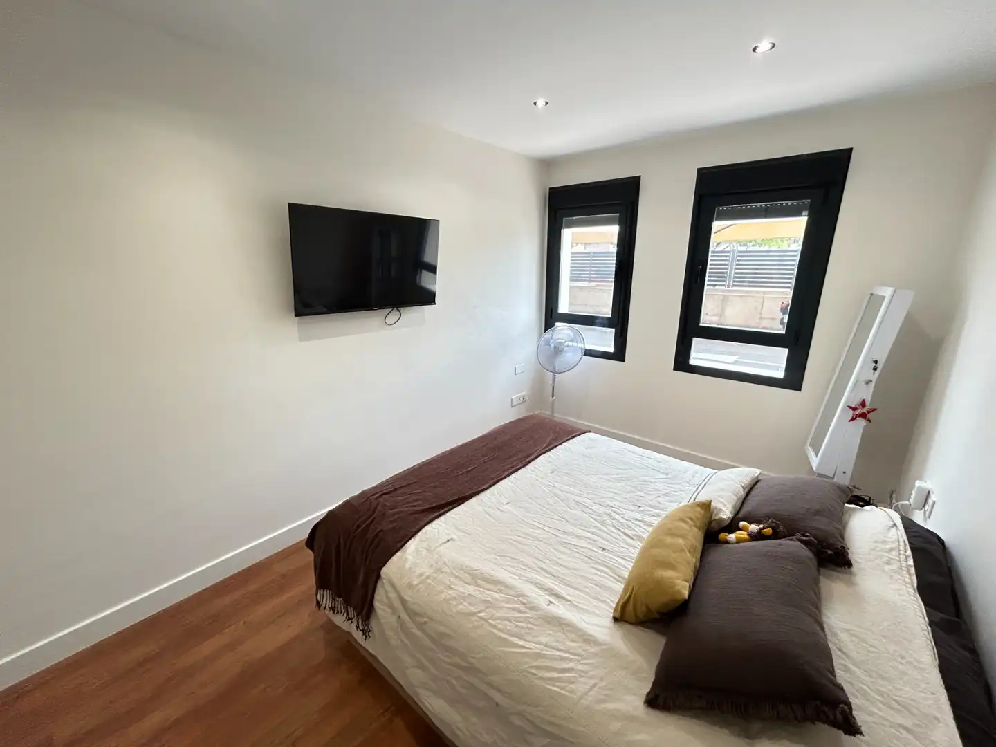 Habitación de Planta baja en venta en Almería con Aire acondicionado, Calefacción y Jardín privado