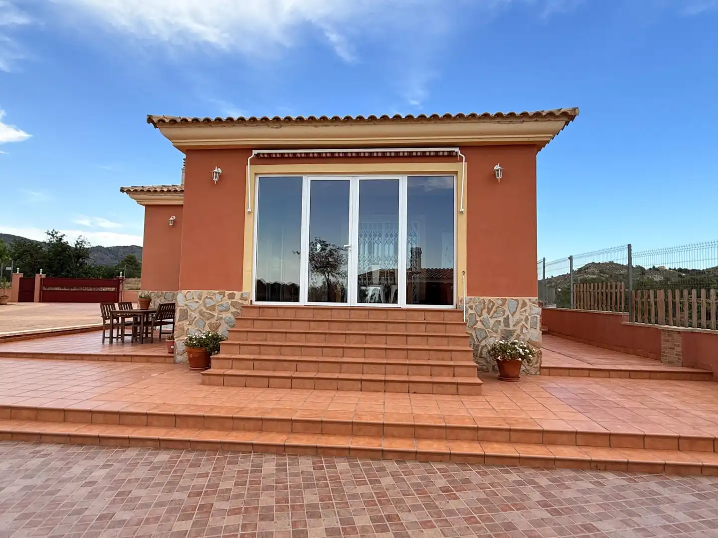 Vista exterior de Casa o xalet en venda en Aigües amb Calefacció i Terrassa