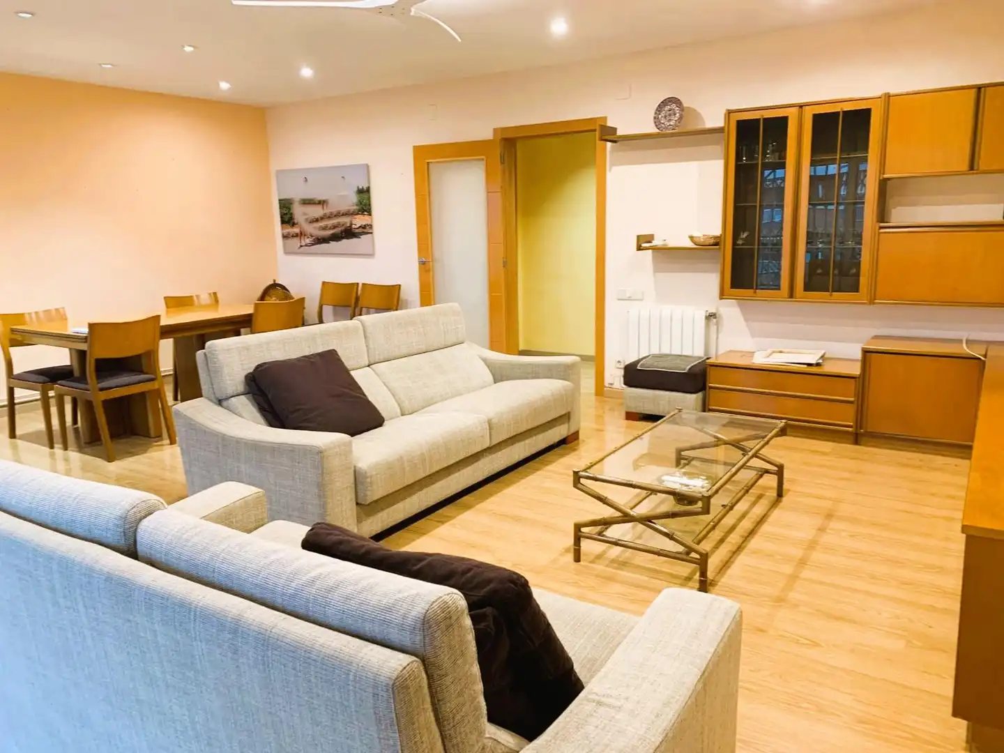 Wohnzimmer von Dachboden zum Verkauf in Vilanova i la Geltrú mit Klimaanlage, Heizung und Privatgarten