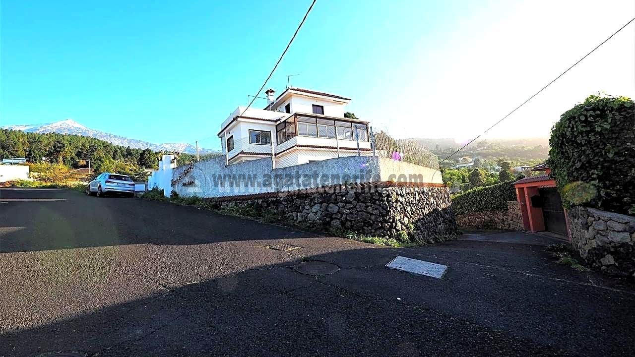 Vista exterior de Casa o xalet en venda en Icod de los Vinos amb Terrassa i Piscina