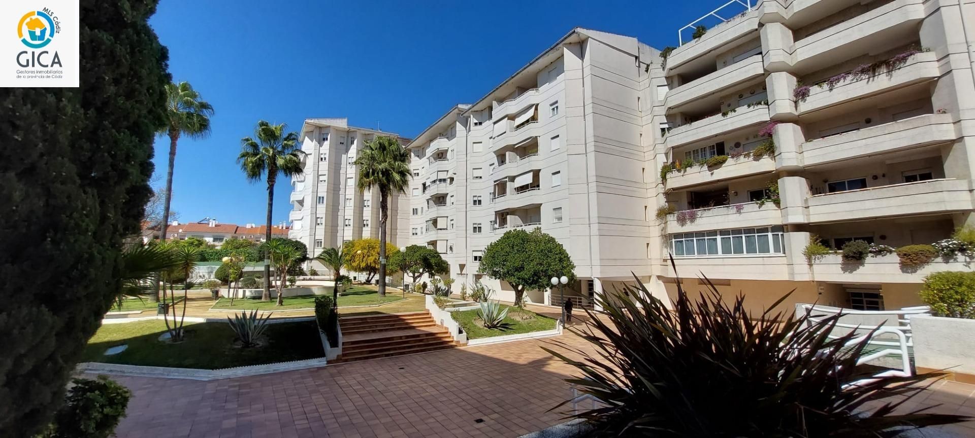 Exterior view of Flat for sale in Jerez de la Frontera  with Air Conditioner, Terrace and Community pool