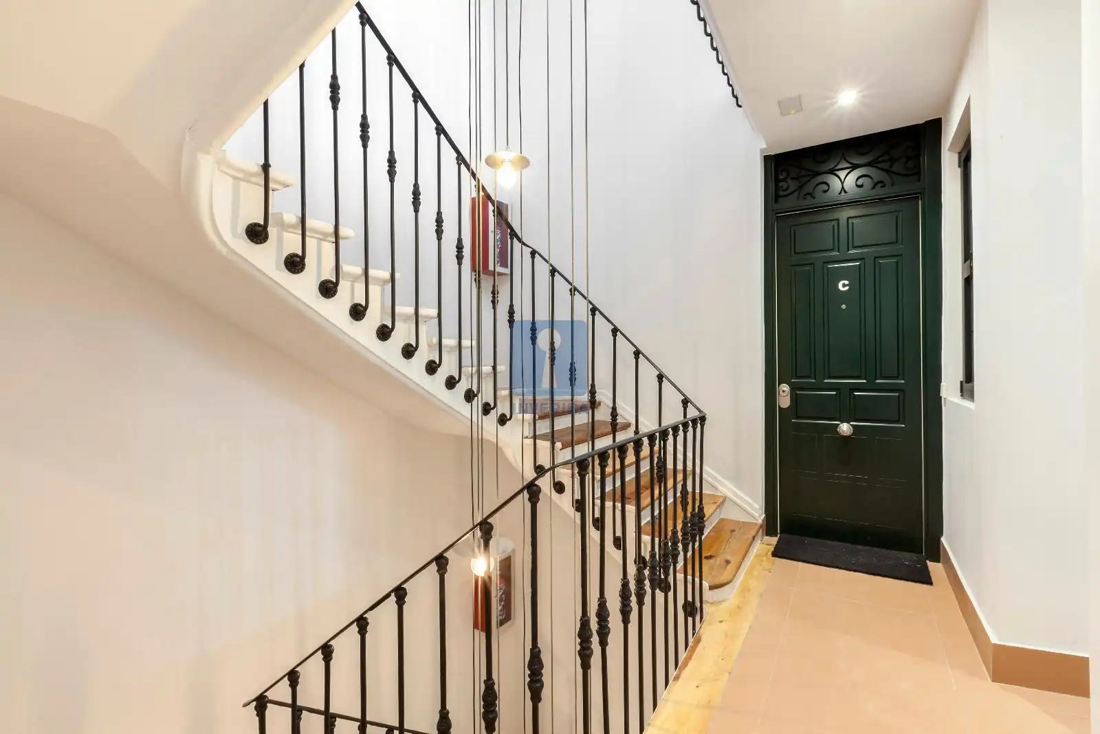 Attic for rent in Madrid  with Air Conditioner, Heating and Parquet flooring