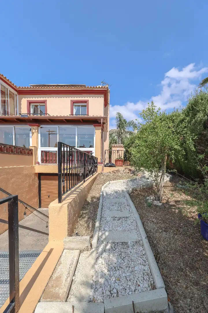 Exterior view of Houses for sale in Coín