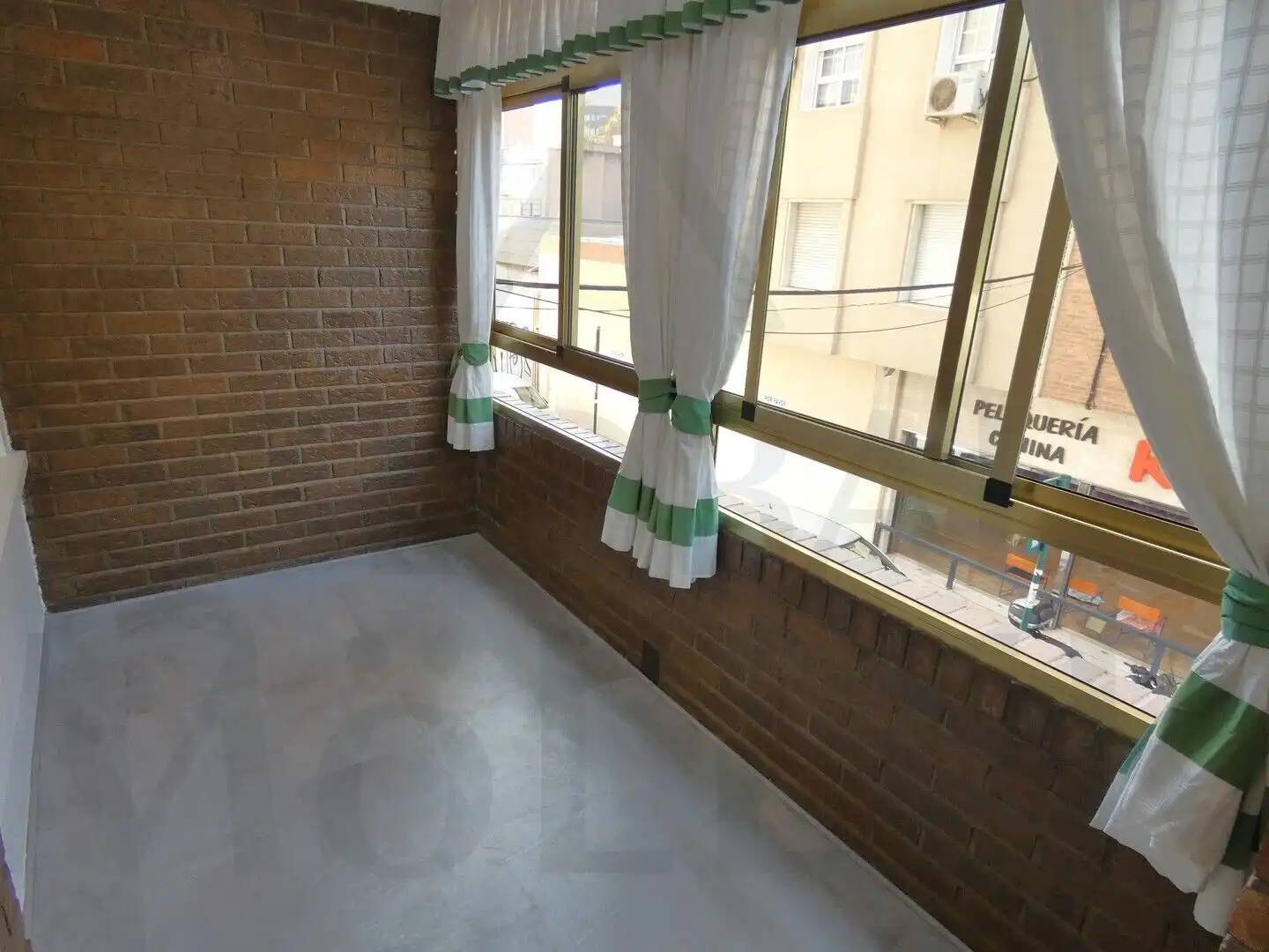 Flat for rent in Calle Ángel Bruna, 20, Ensanche