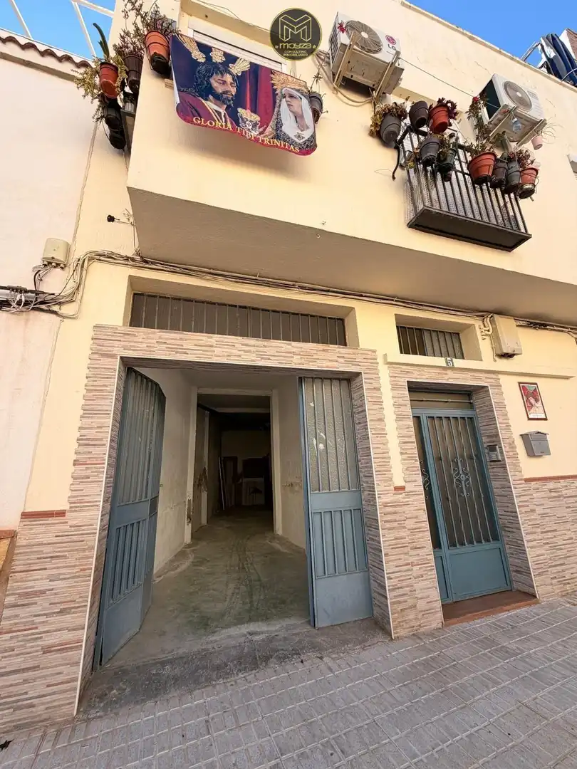 Exterior view of Garage for sale in Jaén