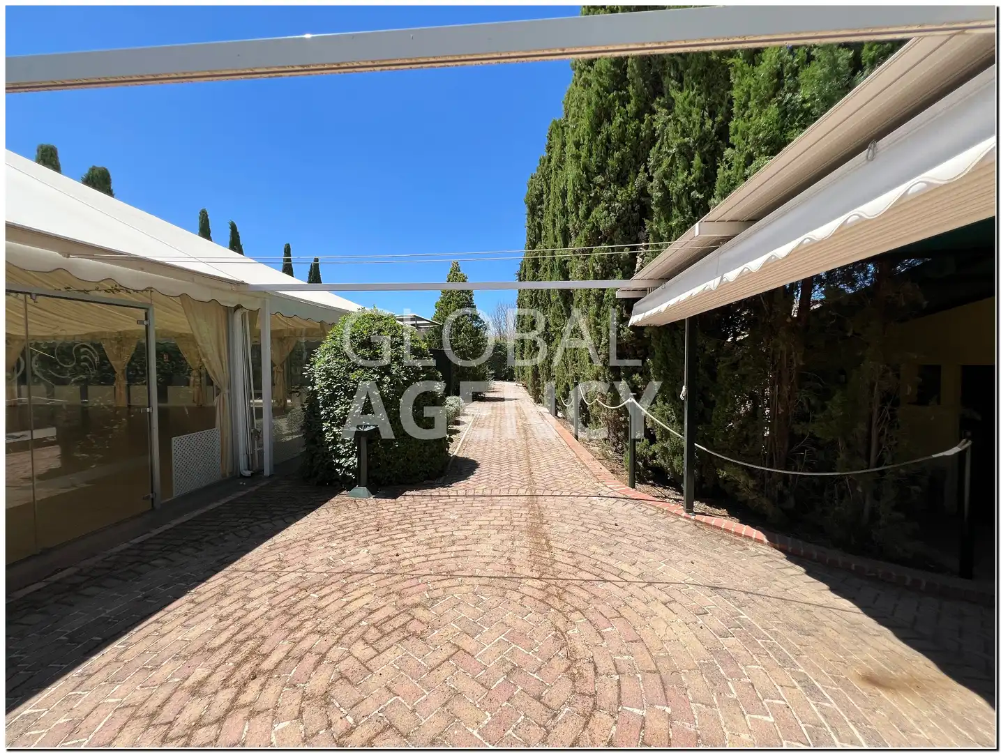Vista exterior de Finca rústica en venda en Chinchón amb Aire condicionat, Calefacció i Jardí privat