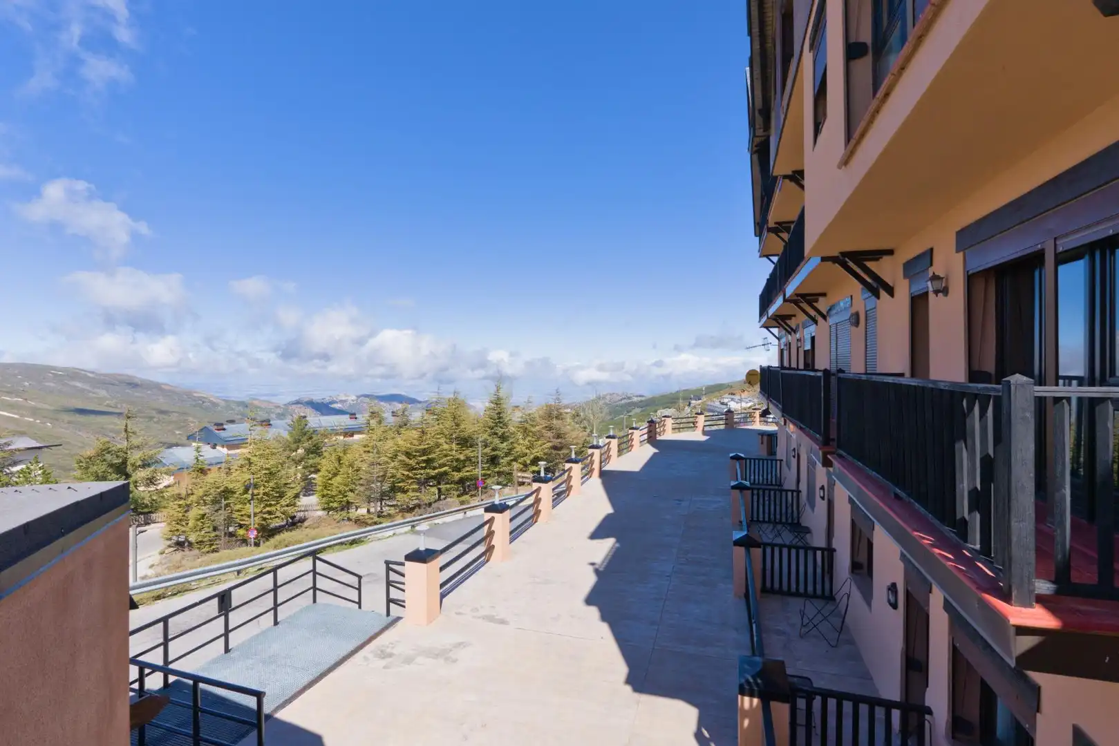 Terraza de Apartamento en venta en Sierra Nevada con Terraza, Trastero y Amueblado