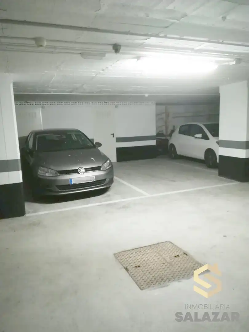 Aparcament de Pis de lloguer en Bilbao  amb Calefacció, Jardí privat i Moblat