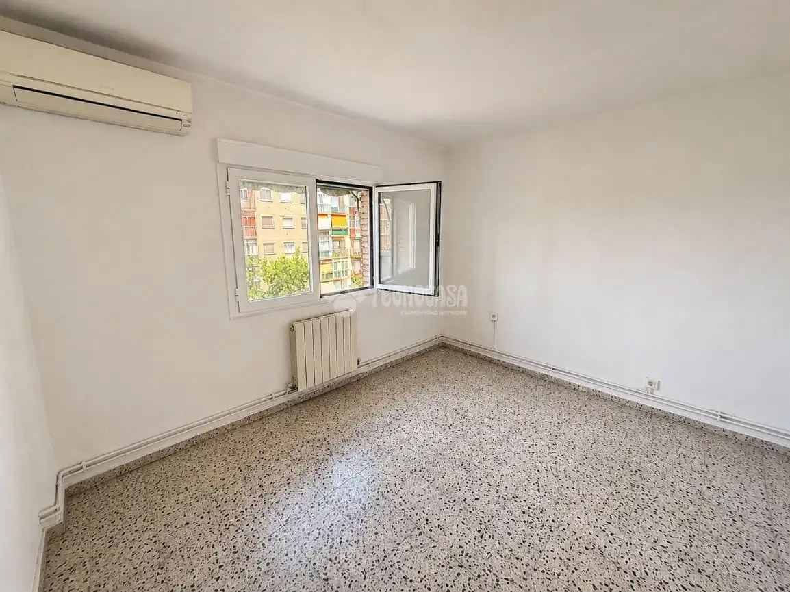 Habitación de Piso en venta en Zaragoza con Calefacción y Balcón