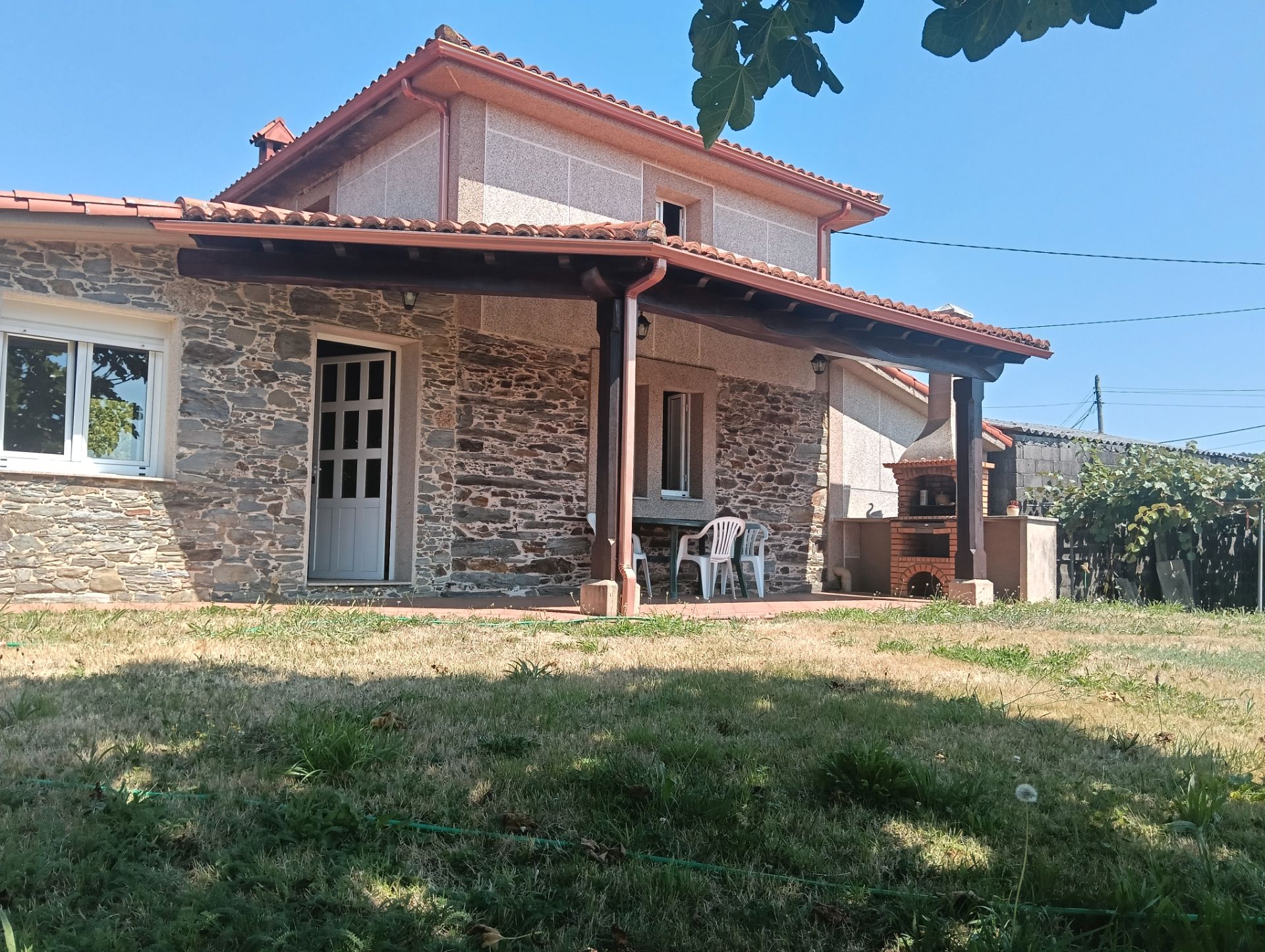 Vista exterior de Casa o xalet en venda en Cesuras amb Jardí privat i Traster