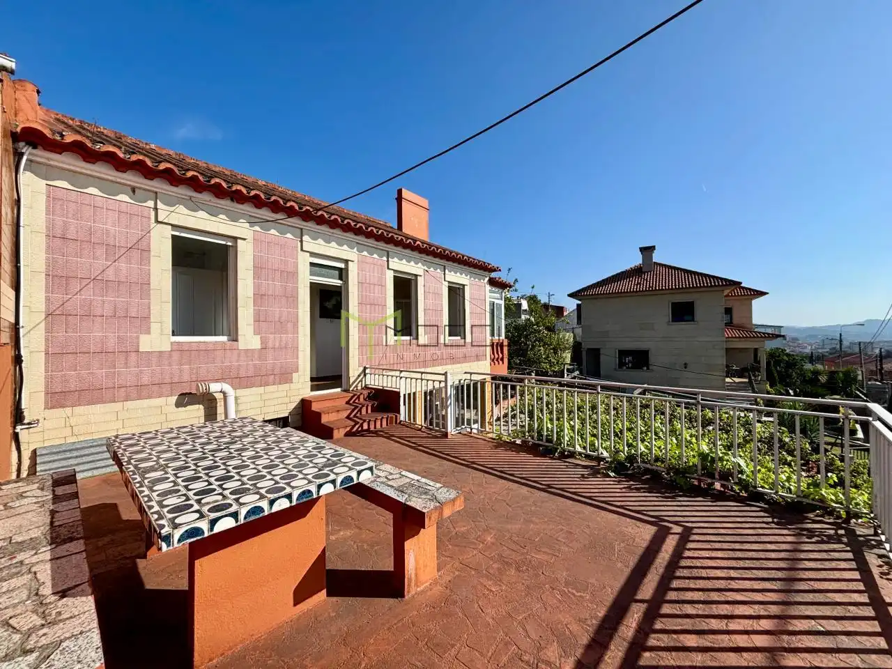 Außenansicht von Haus oder Chalet zum Verkauf in Vigo  mit Heizung, Privatgarten und Terrasse