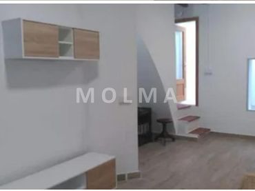 Casa con balcón en venta en Casc Urbà
