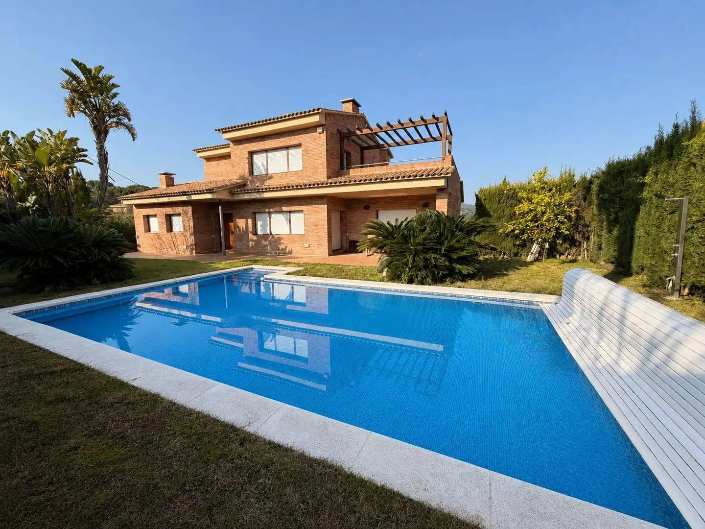 Piscina de Casa o xalet en venda en Sant Pol de Mar amb Aire condicionat, Calefacció i Jardí privat