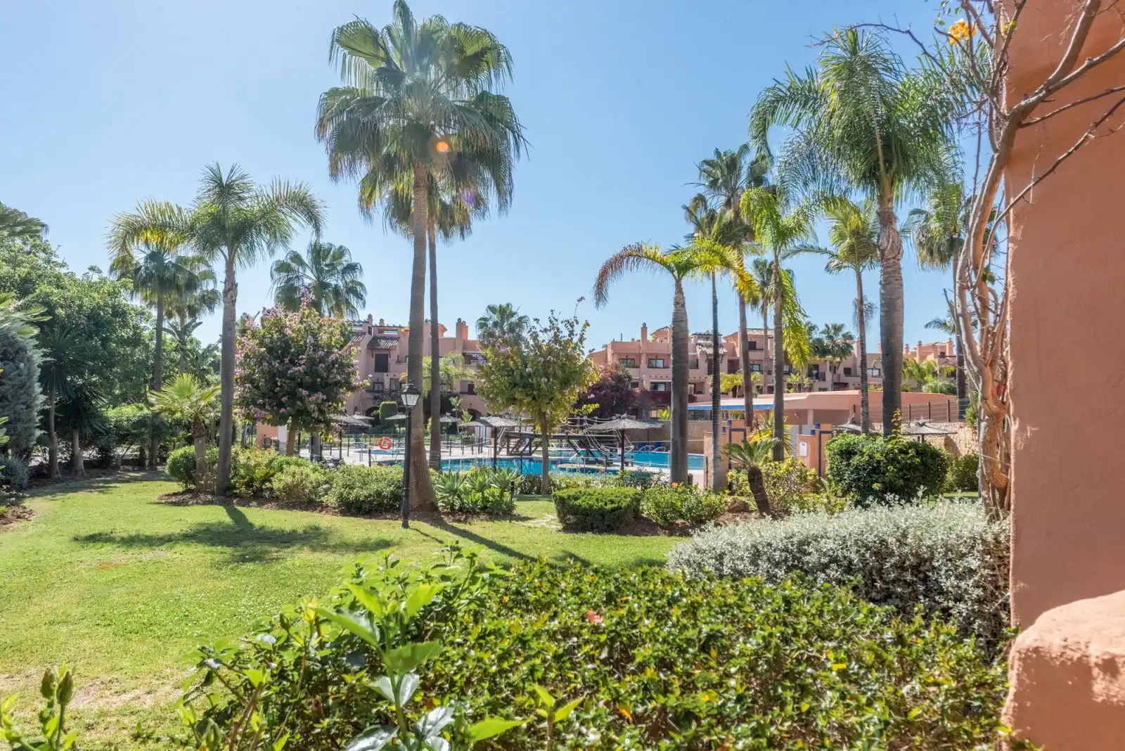 Jardí de Apartament en venda en Estepona amb Terrassa, Traster i Moblat