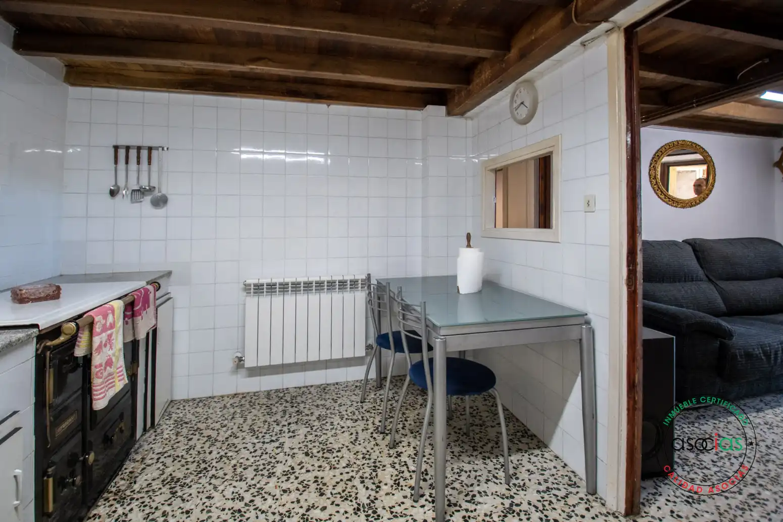 Küche von Einfamilien-Reihenhaus zum Verkauf in Colunga mit Heizung