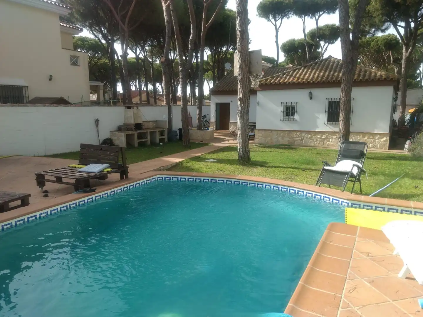 Swimming pool of Houses for sale in Chiclana de la Frontera