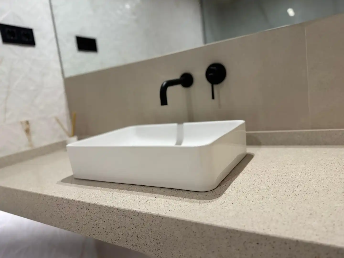 Baño de Piso de alquiler en Barcelona con Aire acondicionado, Calefacción y Amueblado