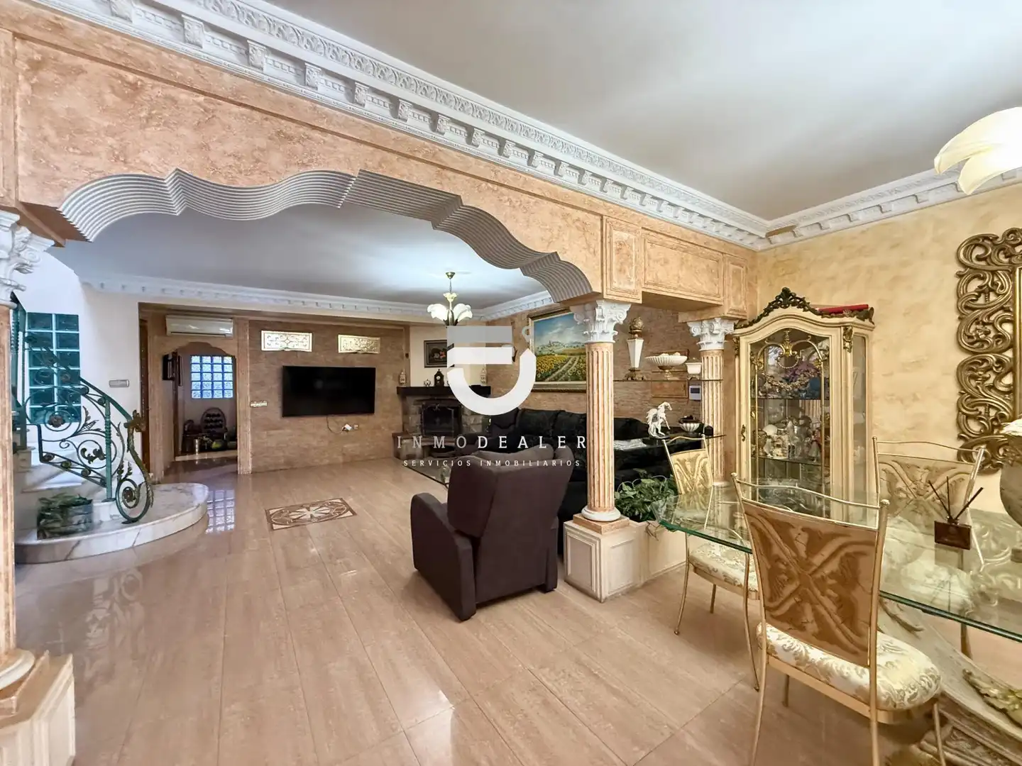 Sala d'estar de Casa o xalet en venda en Oliva amb Aire condicionat, Terrassa i Piscina