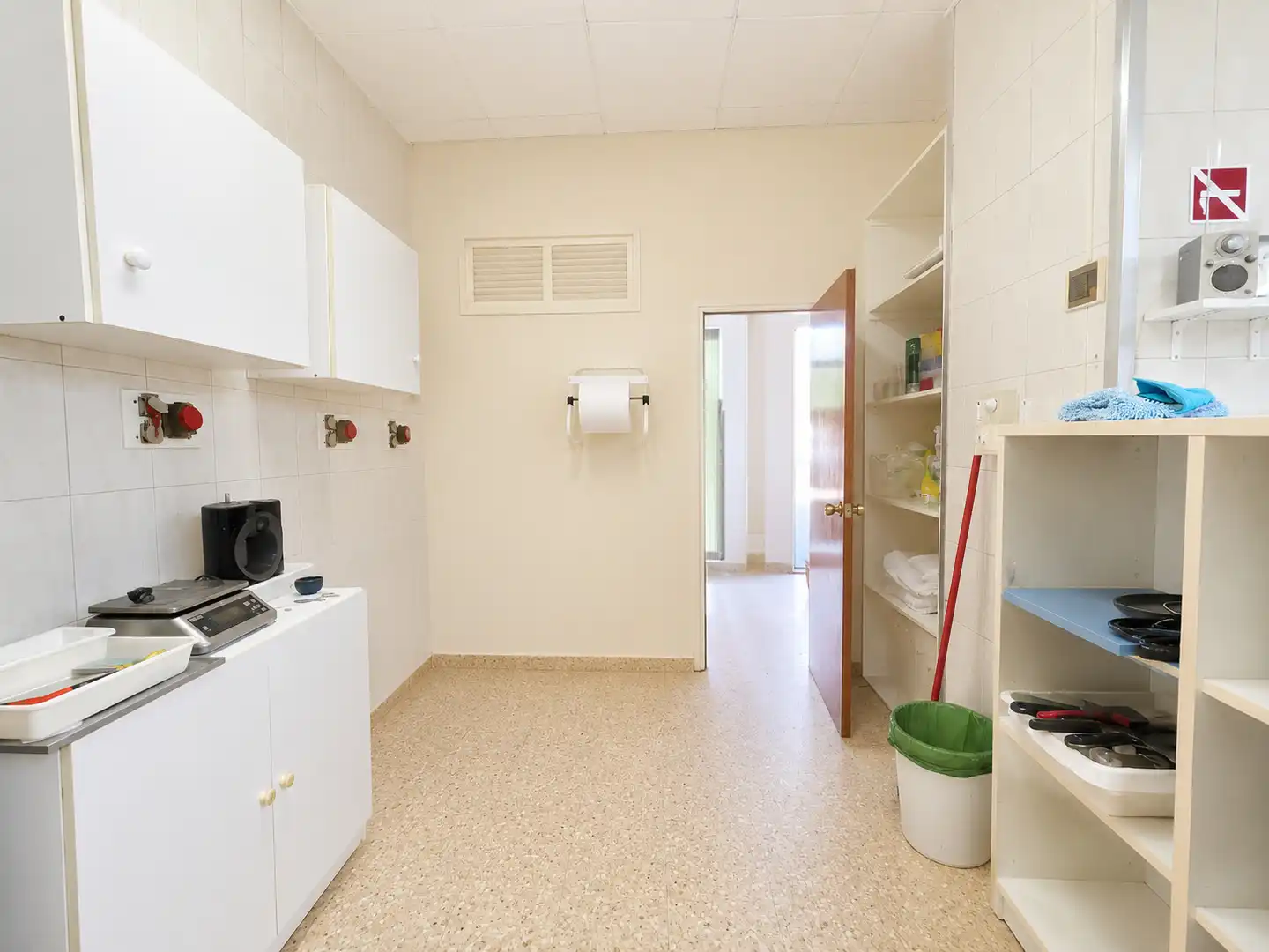 Küche von Geschaftsraum zum Verkauf in Castellar del Vallès mit Klimaanlage und Alarm