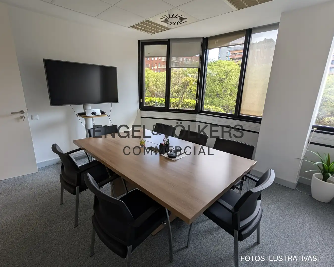 Office for rent in Barcelona  with Air Conditioner