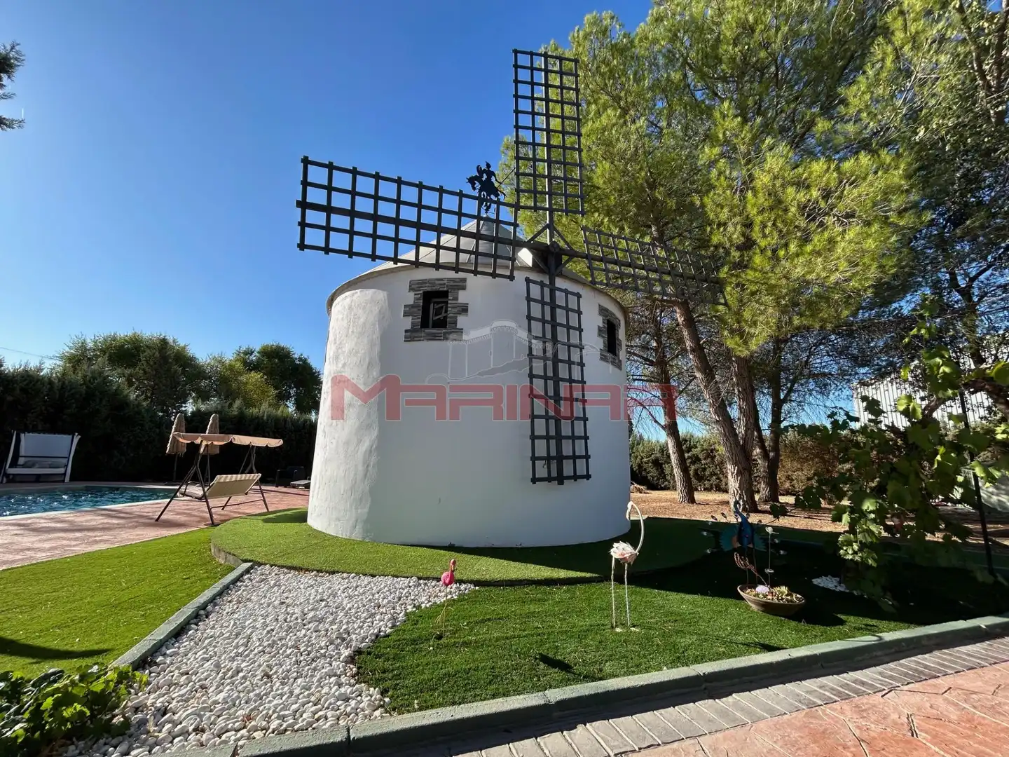 Vista exterior de Casa o xalet en venda en Colmenar de Oreja amb Aire condicionat, Calefacció i Jardí privat