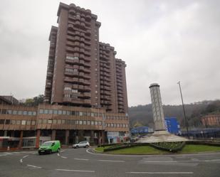 Vista exterior de Pis en venda en Bilbao  amb Calefacció, Traster i Moblat