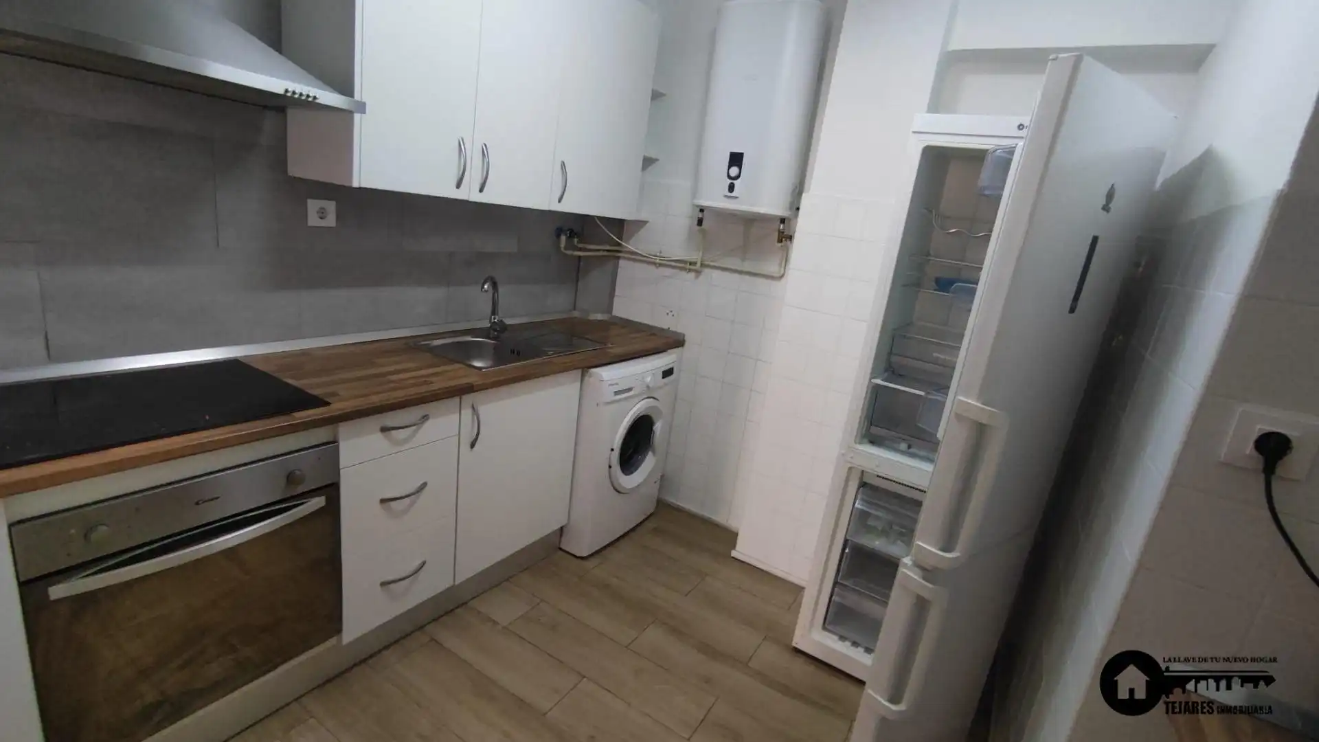 Cuina de Pis de lloguer en Albacete amb Aire condicionat, Calefacció i Moblat