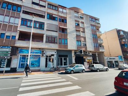 Vista exterior de Apartament en venda en Guardamar del Segura amb Aire condicionat i Terrassa