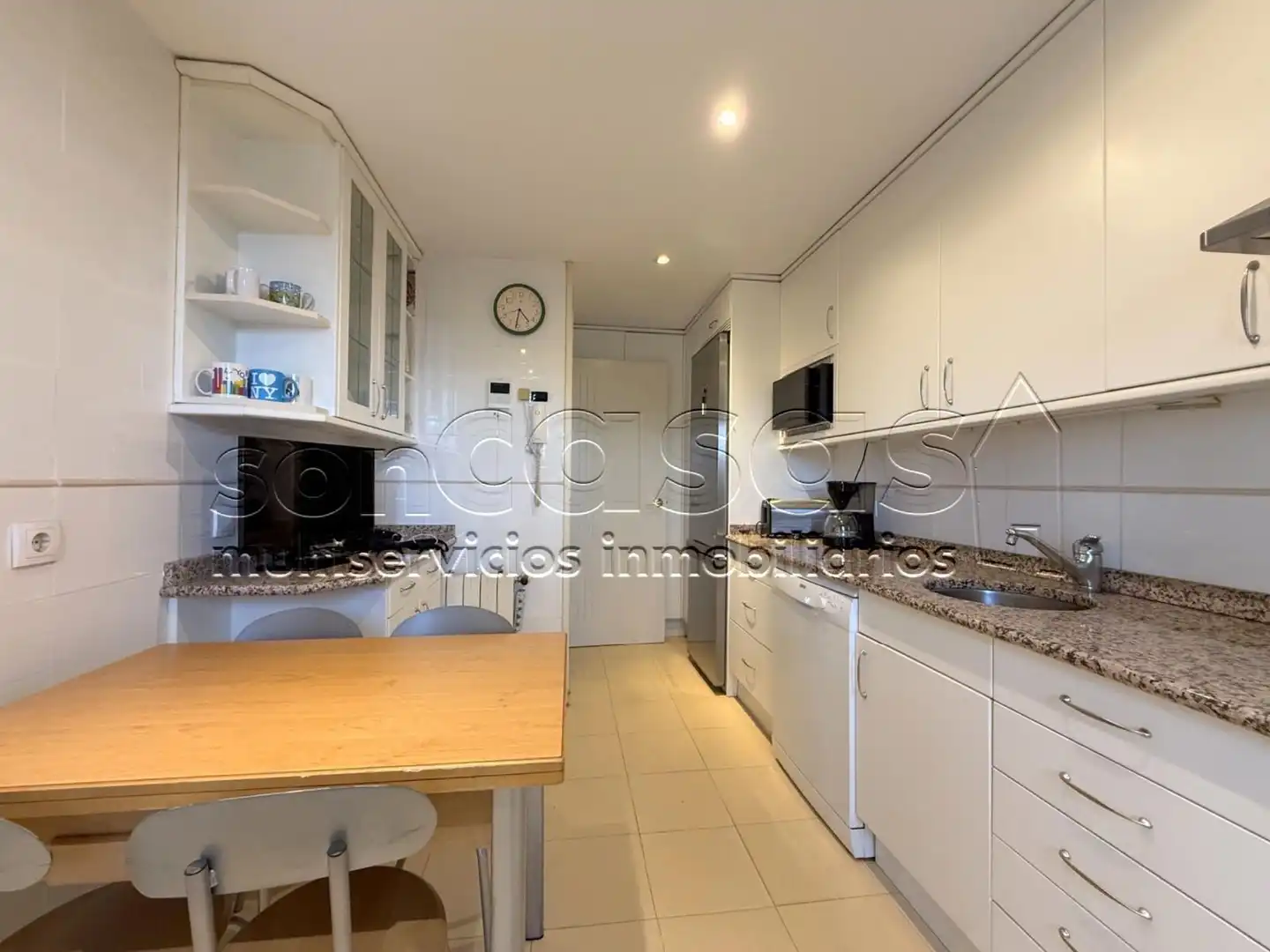 Kitchen of Flat for rent in Madrid  with Air Conditioner, Heating and Terrace