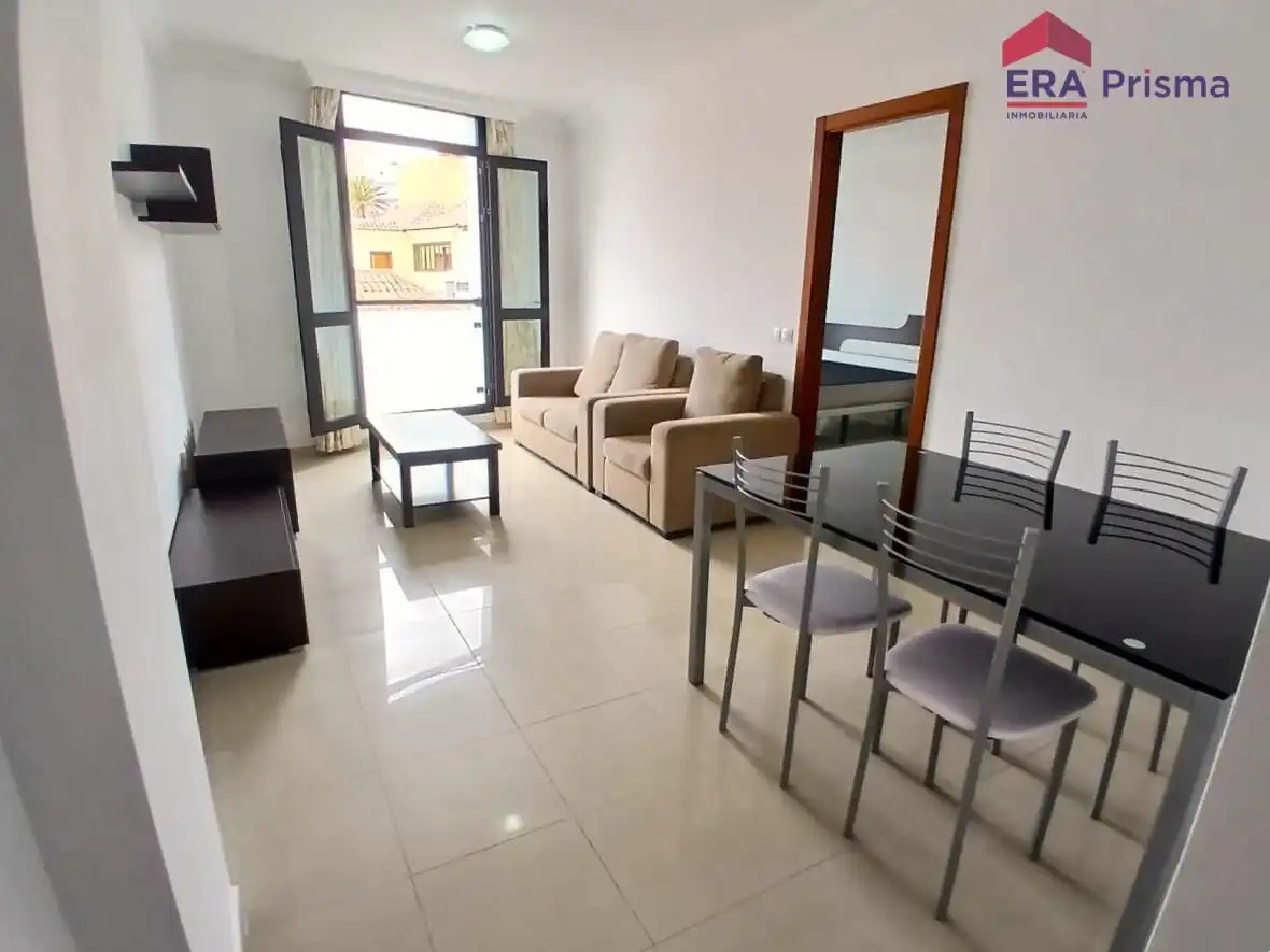 Sala d'estar de Pis en venda en Puerto de la Cruz amb Moblat
