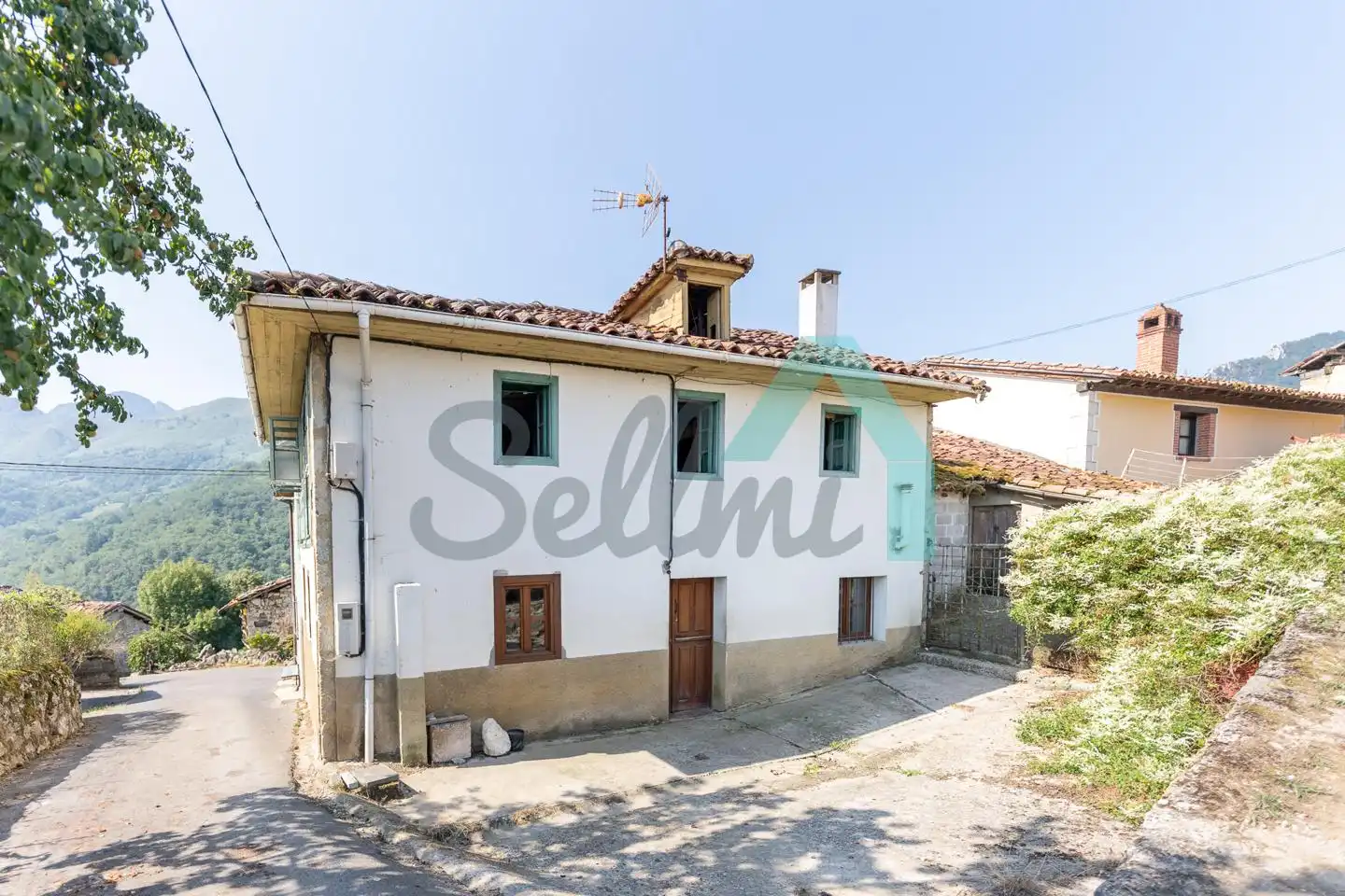 Vista exterior de Casa adosada en venta en Amieva con Jardín privado y Terraza
