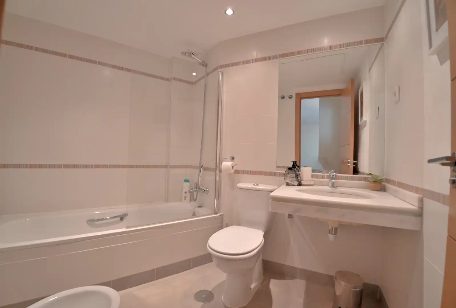 Baño de Ático en venta en Marbella con Aire acondicionado, Trastero y Amueblado