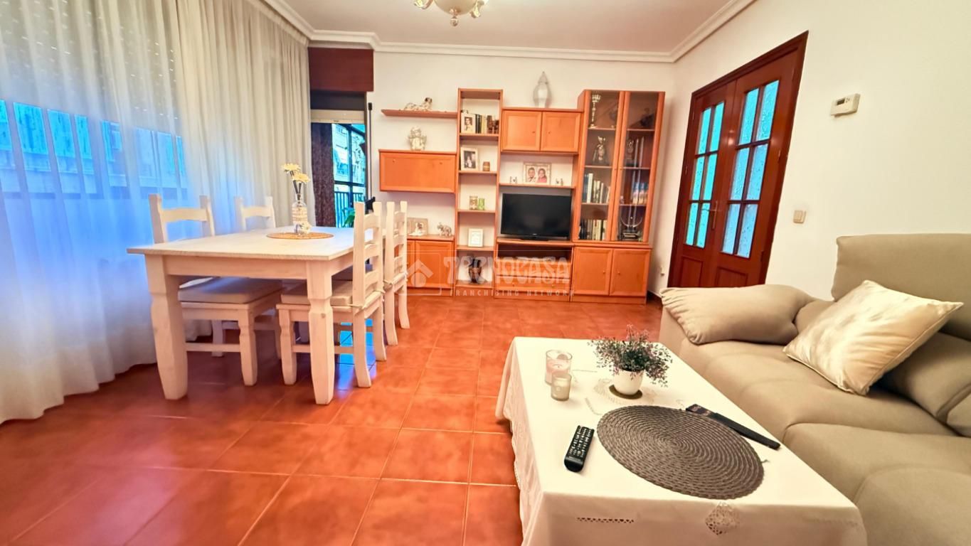 Sala d'estar de Pis en venda en Talavera de la Reina amb Aire condicionat, Calefacció i Terrassa