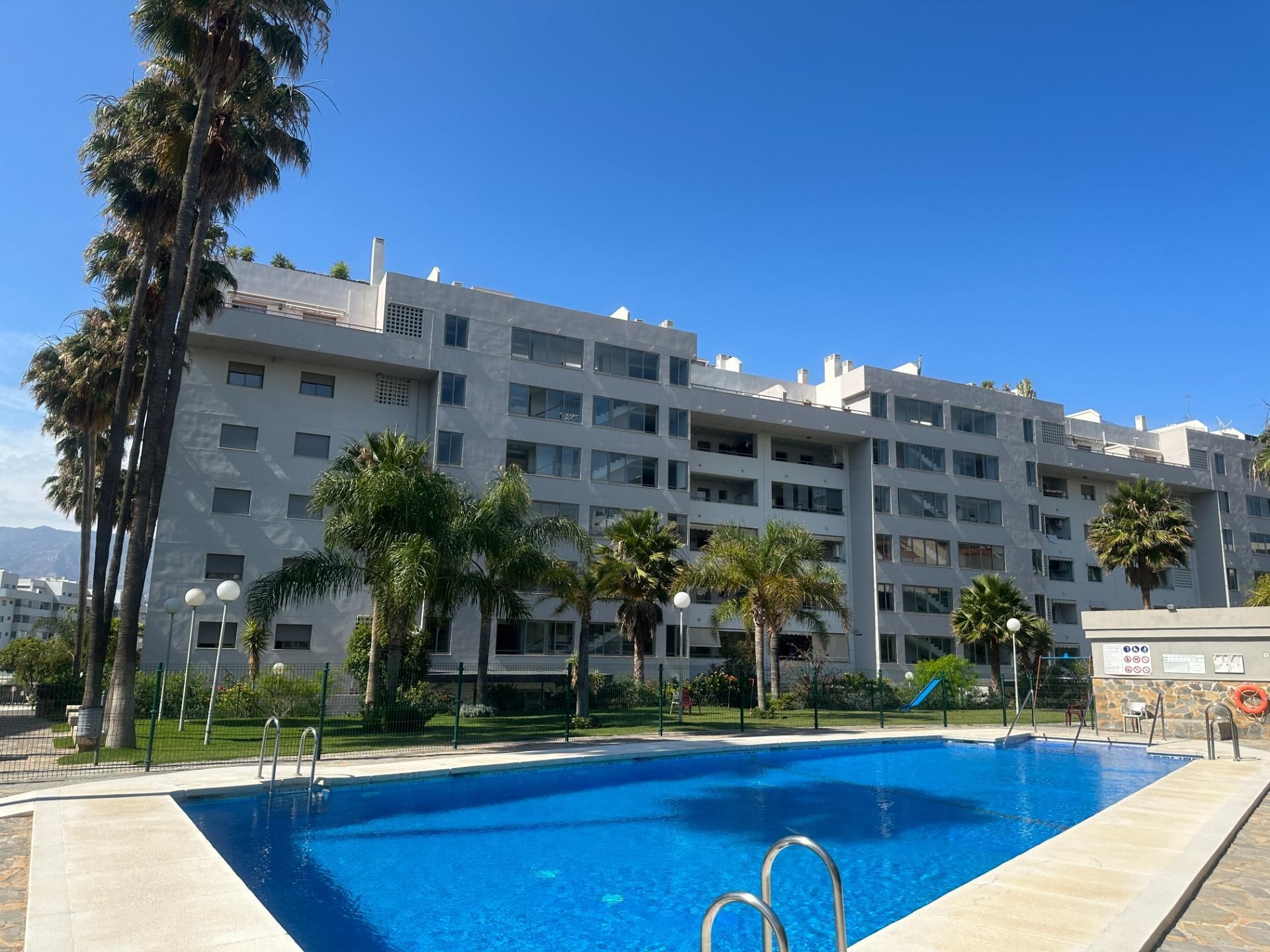 Exterior view of Apartment for sale in Fuengirola  with Air Conditioner, Heating and Terrace