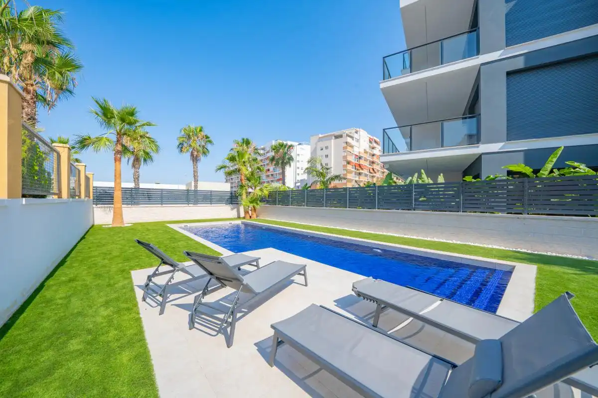 Piscina de Piso en venta en Guardamar del Segura con Aire acondicionado, Calefacción y Piscina